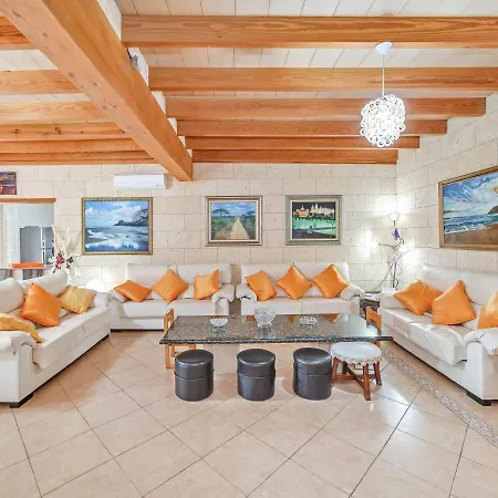 Villa El Bosque *